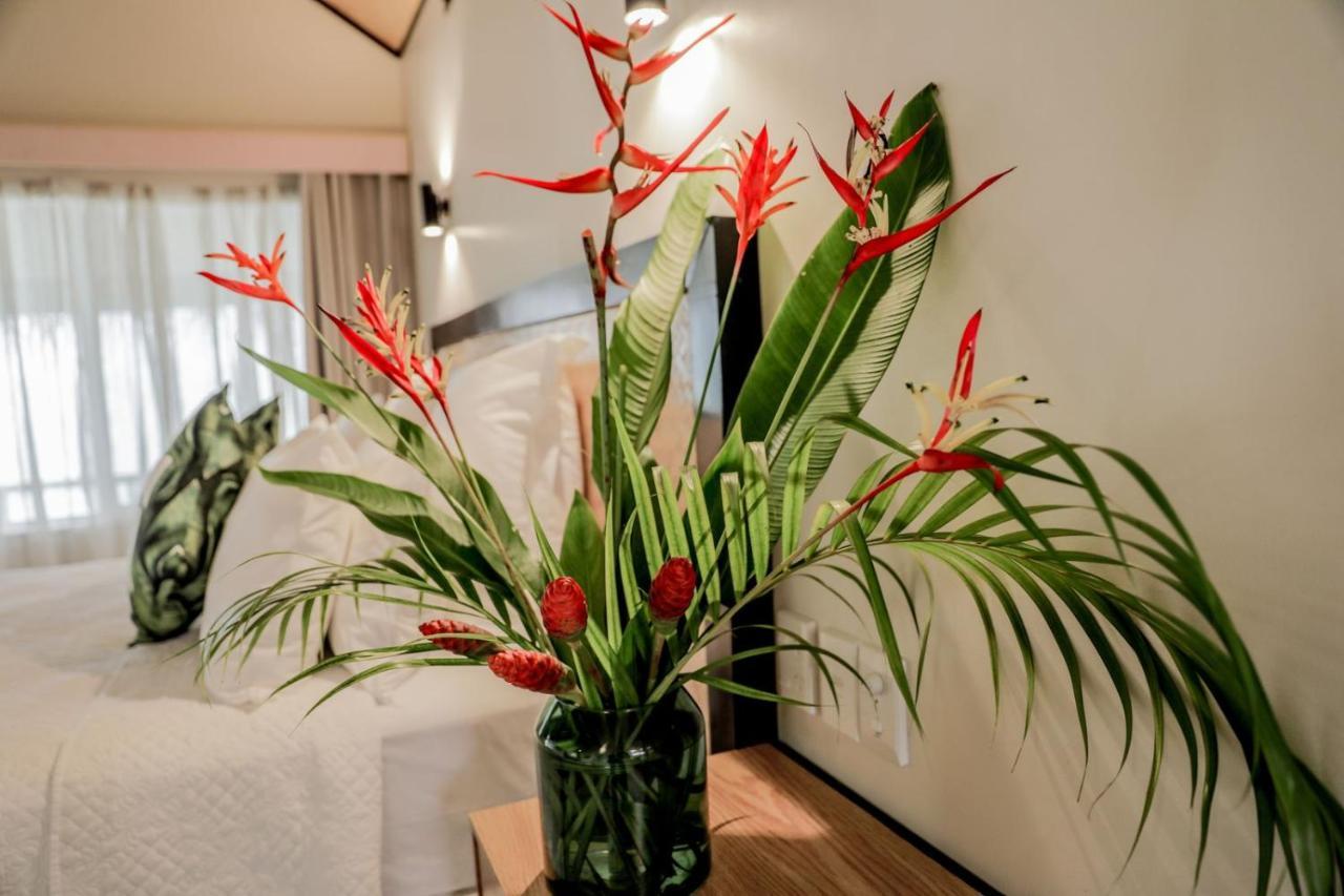 Tai Roto Bay Hotel Arutanga Kültér fotó