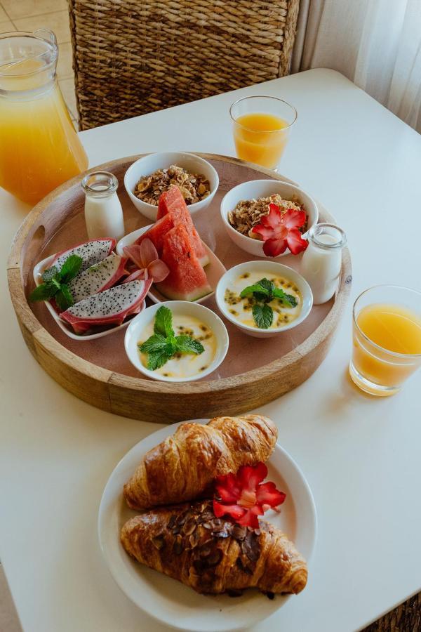Tai Roto Bay Hotel Arutanga Kültér fotó